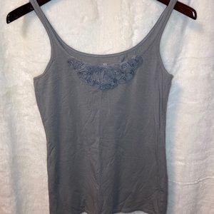 🌟 NWOT- NY&C Gray Tank w/flower detail
